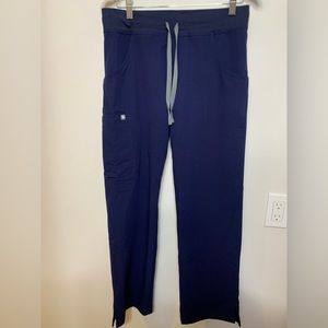 FIGS Kade Cargo Scrub Pant, size small, petite length
